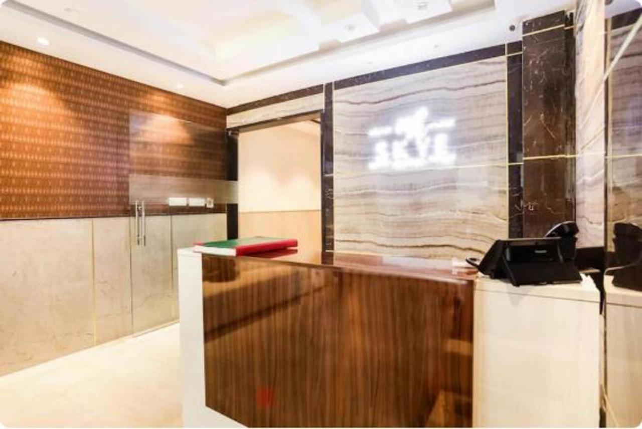 Hotel Royal Sky Luxury Near Delhi Airport นิวเดลี ภายนอก รูปภาพ