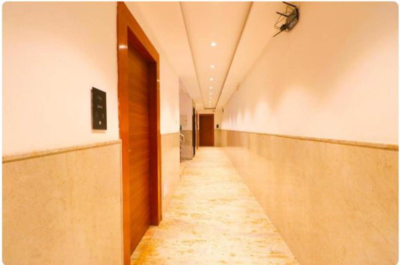 Hotel Royal Sky Luxury Near Delhi Airport นิวเดลี ภายนอก รูปภาพ