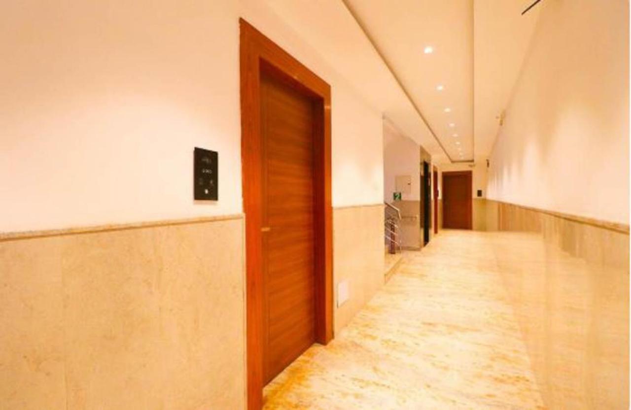 Hotel Royal Sky Luxury Near Delhi Airport นิวเดลี ภายนอก รูปภาพ